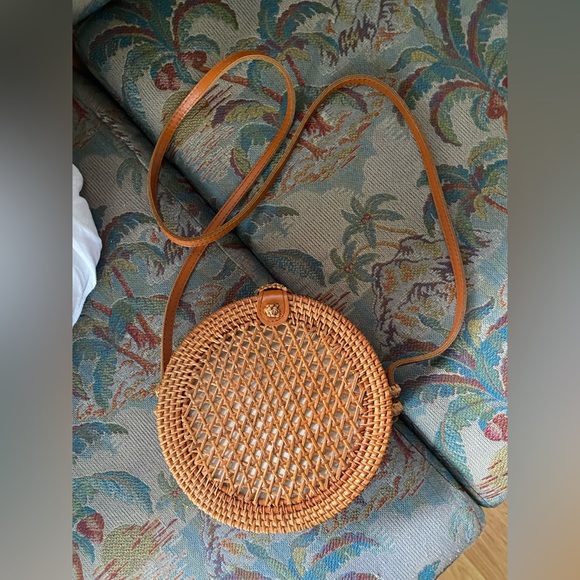 Woven Crossbody Bag - Picture 3 of 4
